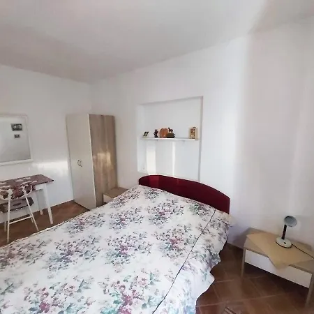 Apartamento With Parking Space Sali, Dugi Otok - 8181 *