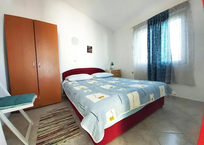 With Parking Space Sali, Dugi Otok - 8181 살리