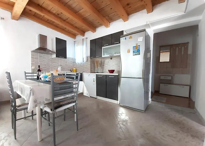 With Parking Space Sali, Dugi Otok - 8181 살리